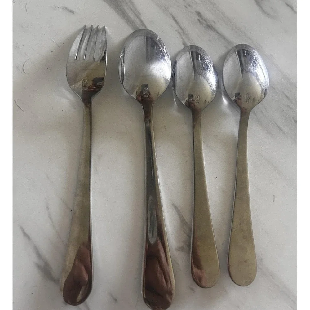 Oneida Flight Reliance Stainless Flatware Lot Tablespoon Teaspoons Fork Bx A